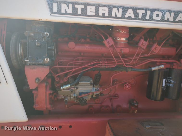 image for item NZ9309 International Harvester Farmall 1066 tractor