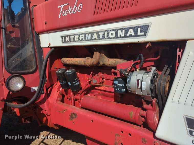 image for item NZ9309 International Harvester Farmall 1066 tractor
