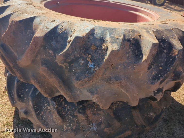 image for item NZ9309 International Harvester Farmall 1066 tractor