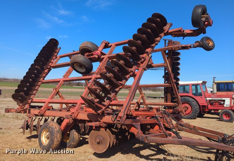 image for item NZ9310 Sunflower 79H4-38 tandem disk