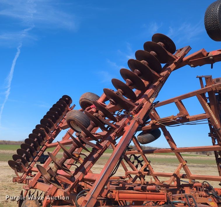 image for item NZ9310 Sunflower 79H4-38 tandem disk