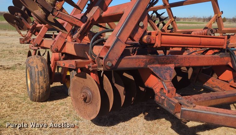 image for item NZ9310 Sunflower 79H4-38 tandem disk