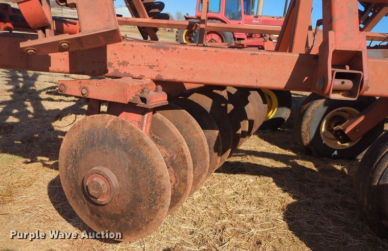 image for item NZ9310 Sunflower 79H4-38 tandem disk