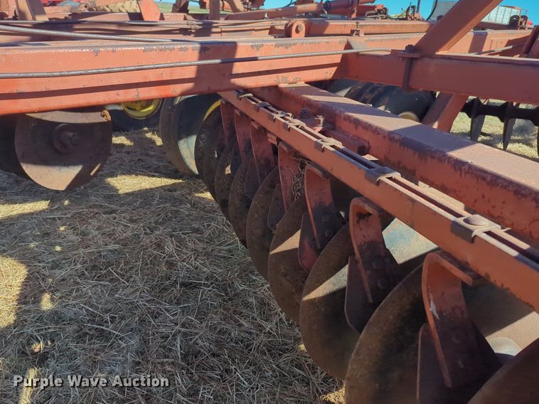 image for item NZ9310 Sunflower 79H4-38 tandem disk