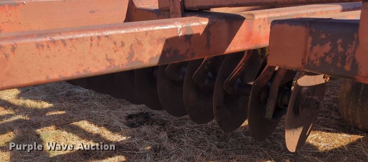 image for item NZ9310 Sunflower 79H4-38 tandem disk