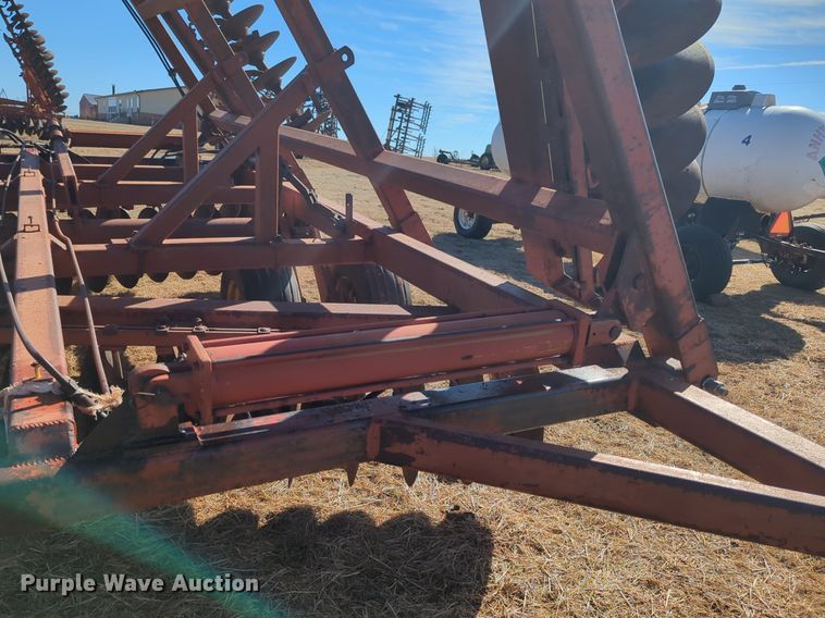 image for item NZ9310 Sunflower 79H4-38 tandem disk