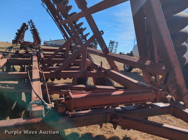 image for item NZ9310 Sunflower 79H4-38 tandem disk