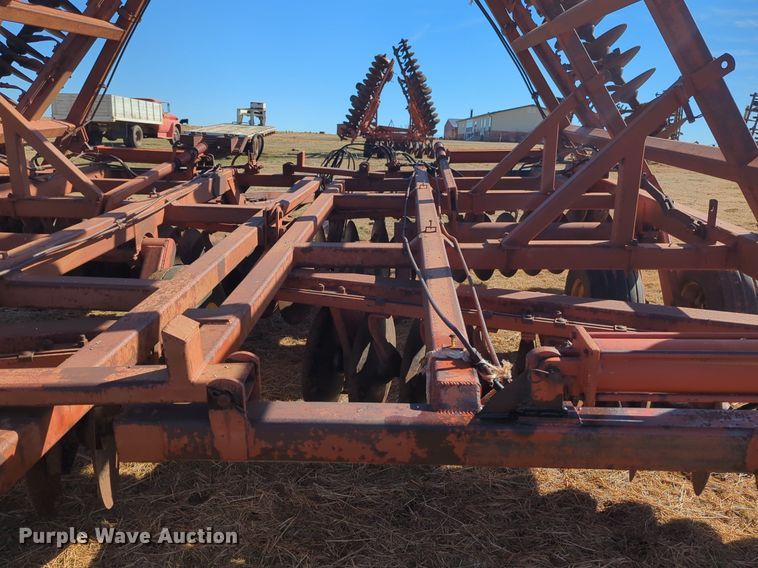 image for item NZ9310 Sunflower 79H4-38 tandem disk