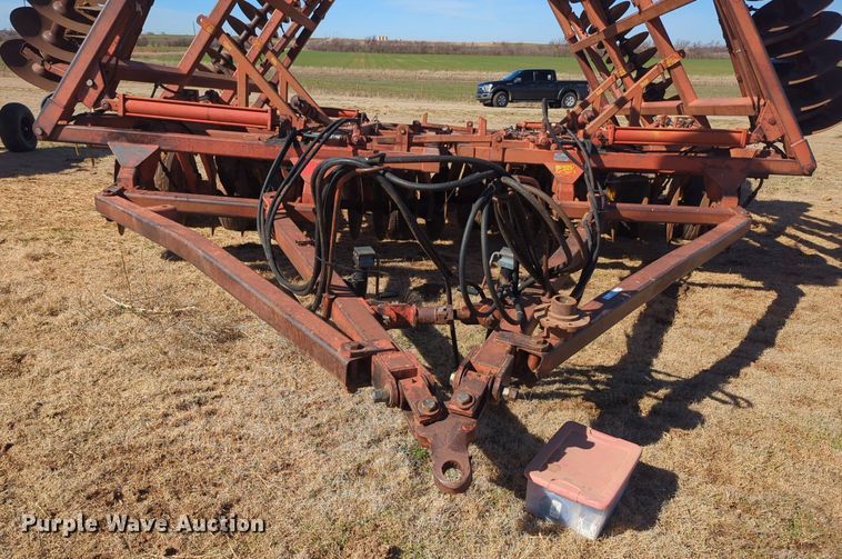 image for item NZ9310 Sunflower 79H4-38 tandem disk