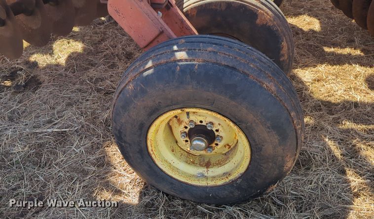 image for item NZ9310 Sunflower 79H4-38 tandem disk