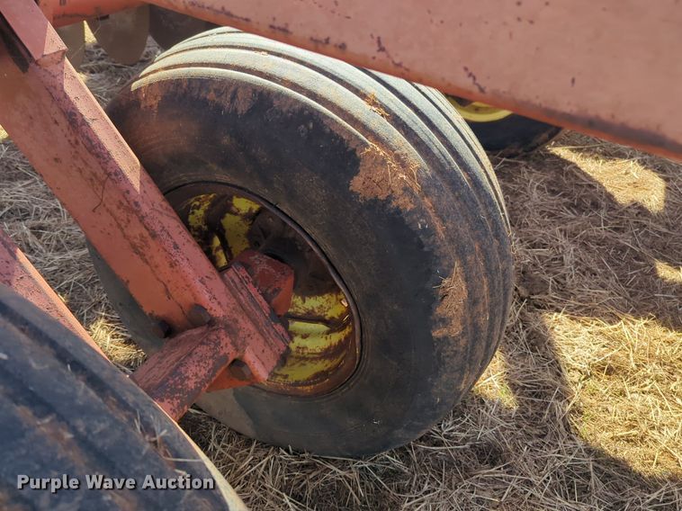 image for item NZ9310 Sunflower 79H4-38 tandem disk