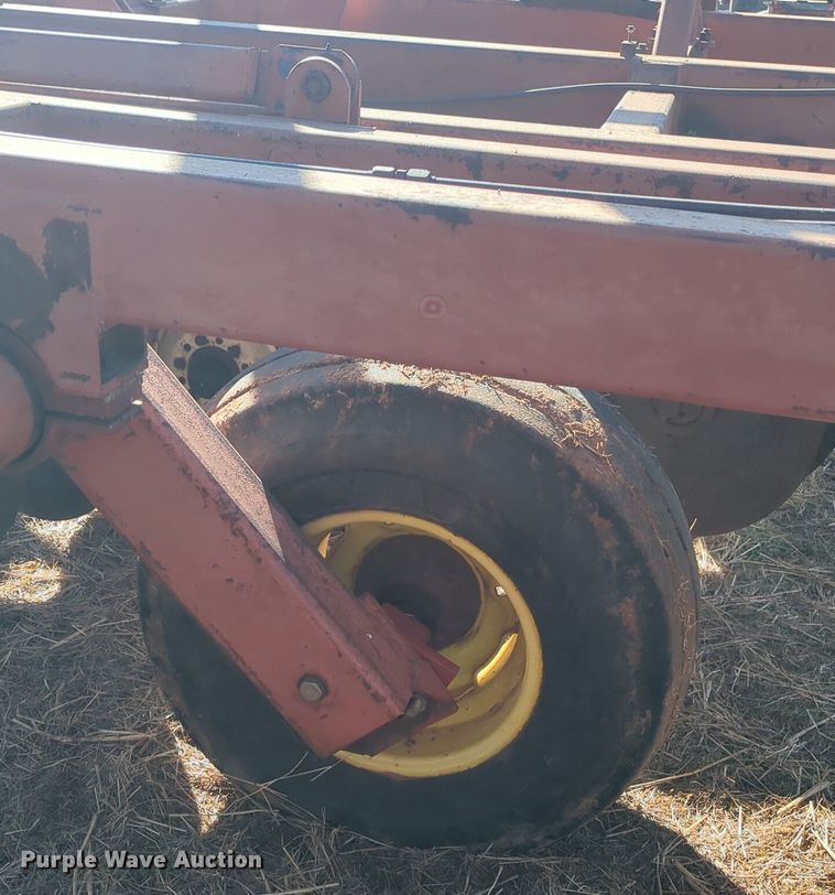 image for item NZ9310 Sunflower 79H4-38 tandem disk