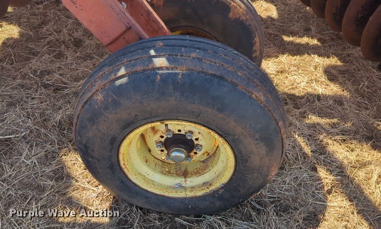 image for item NZ9310 Sunflower 79H4-38 tandem disk