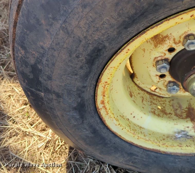 image for item NZ9310 Sunflower 79H4-38 tandem disk