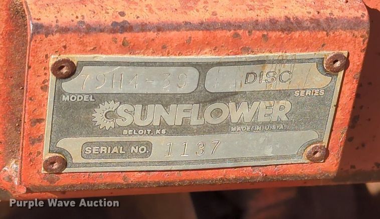 image for item NZ9310 Sunflower 79H4-38 tandem disk