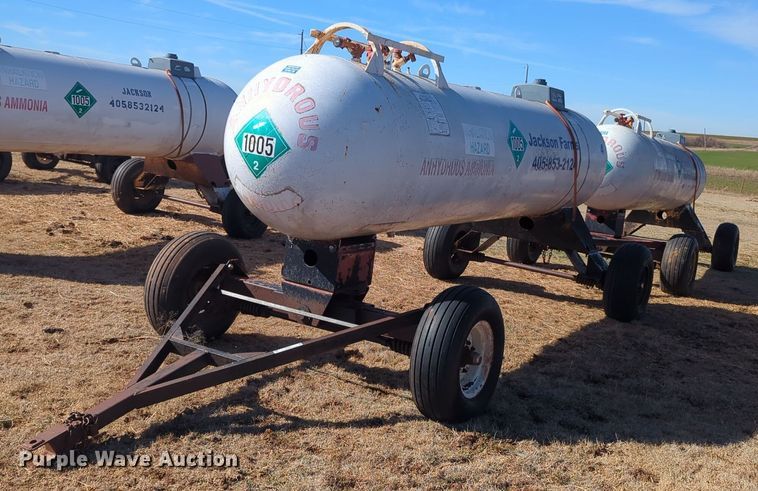 image for item NZ9311 (2) NH3 tank trailers