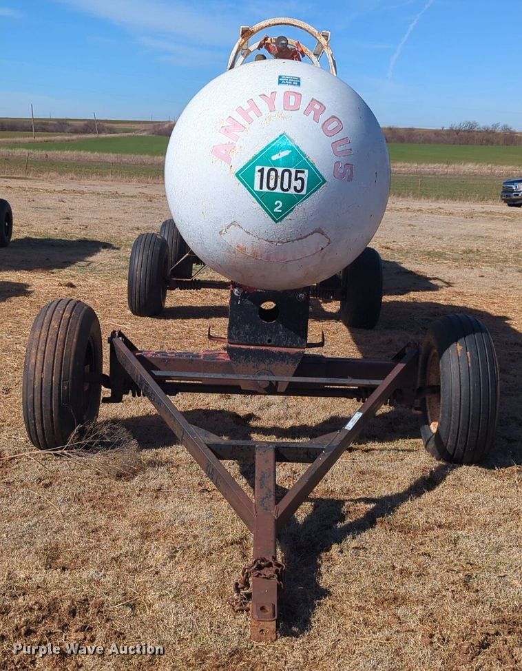 image for item NZ9311 (2) NH3 tank trailers