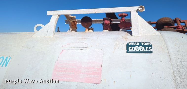 image for item NZ9311 (2) NH3 tank trailers