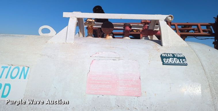 image for item NZ9311 (2) NH3 tank trailers