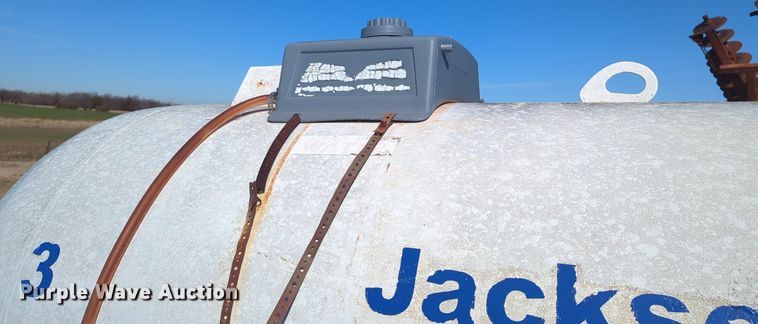 image for item NZ9311 (2) NH3 tank trailers