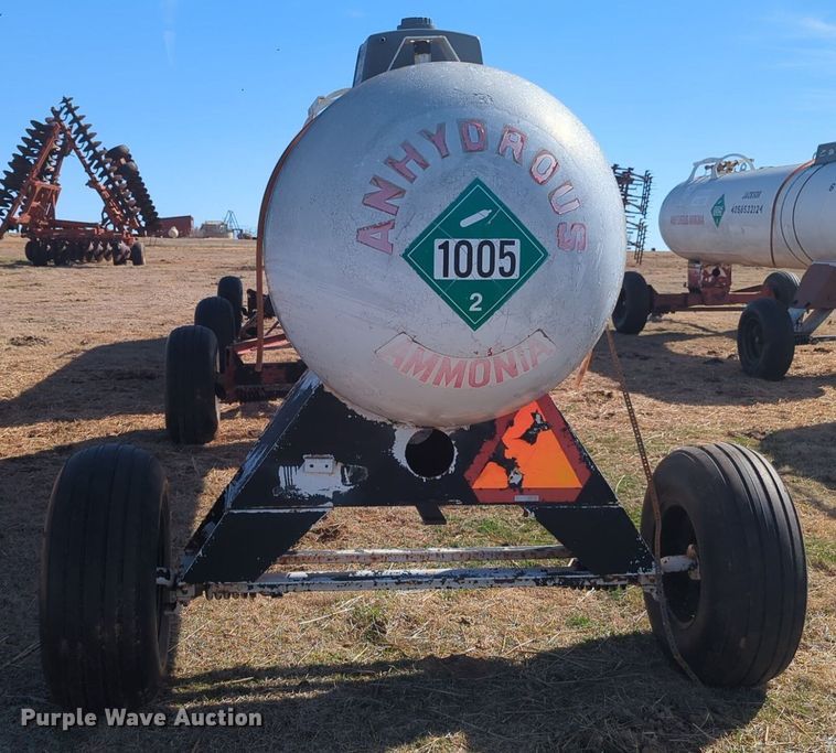 image for item NZ9311 (2) NH3 tank trailers