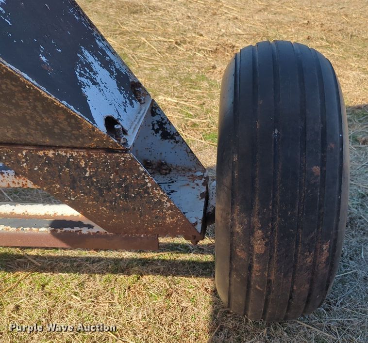 image for item NZ9311 (2) NH3 tank trailers