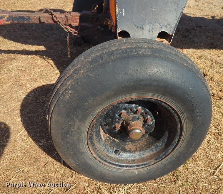 image for item NZ9311 (2) NH3 tank trailers