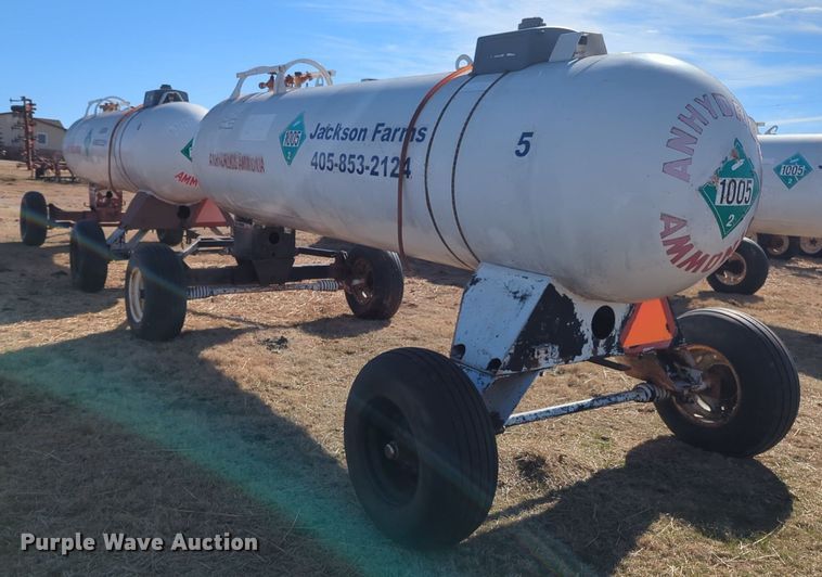 image for item NZ9312 (2) NH3 tank trailers