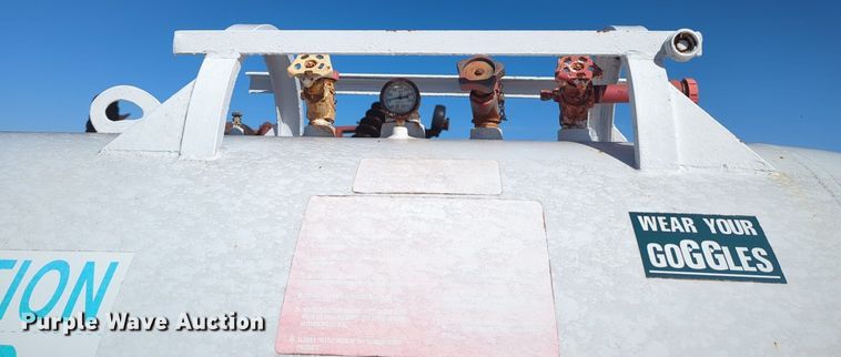 image for item NZ9312 (2) NH3 tank trailers