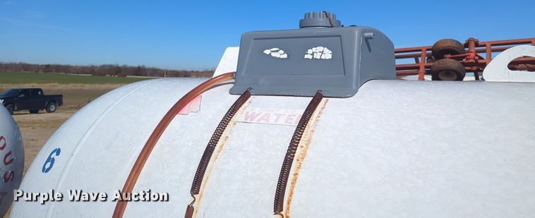 image for item NZ9312 (2) NH3 tank trailers