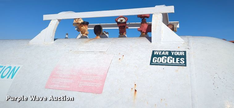 image for item NZ9312 (2) NH3 tank trailers