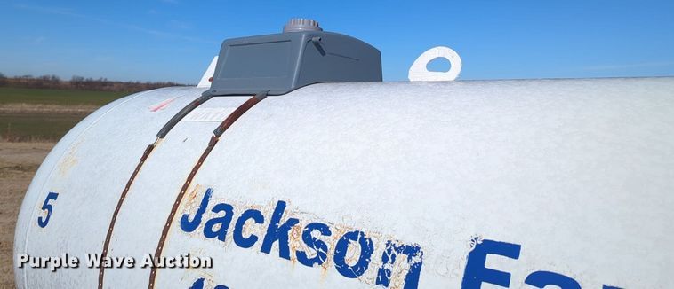 image for item NZ9312 (2) NH3 tank trailers