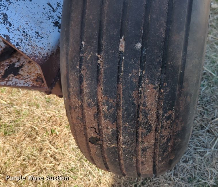 image for item NZ9312 (2) NH3 tank trailers