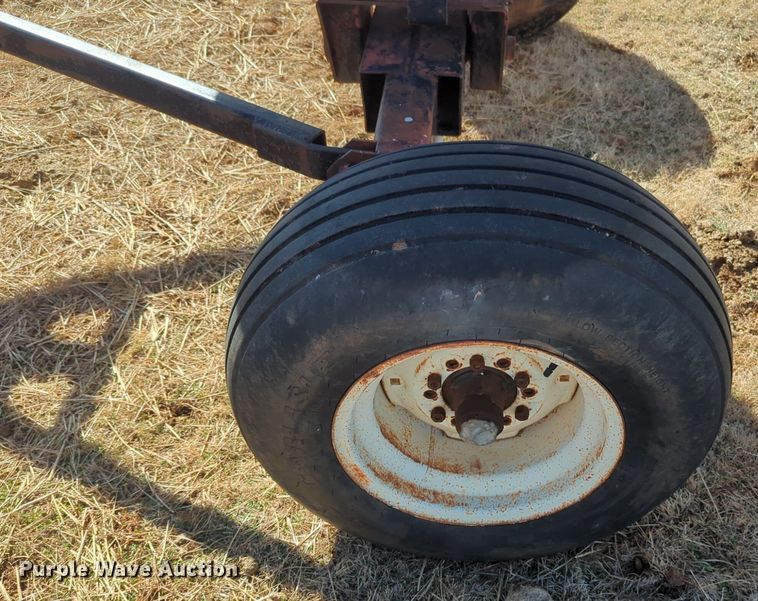 image for item NZ9312 (2) NH3 tank trailers