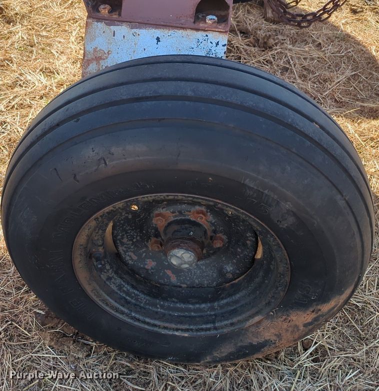 image for item NZ9312 (2) NH3 tank trailers