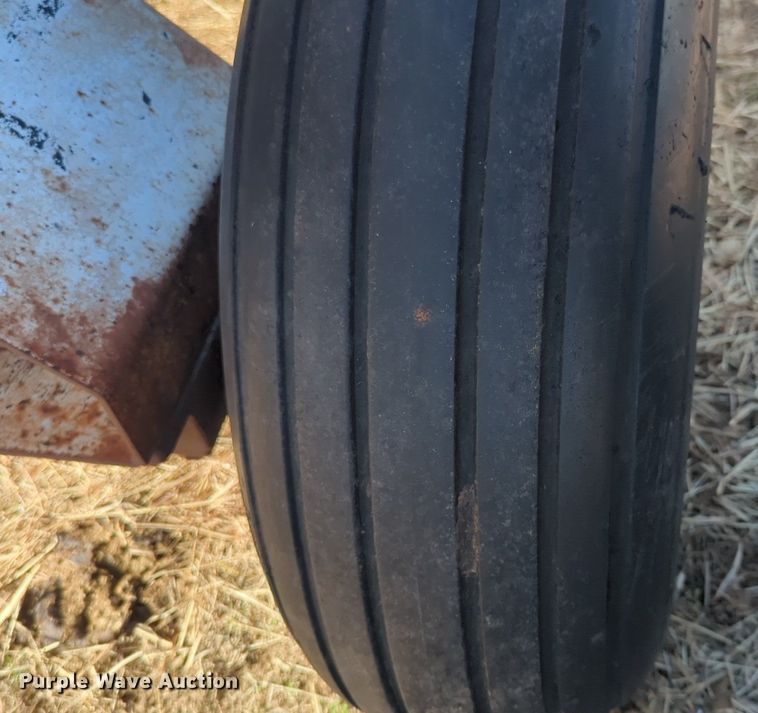 image for item NZ9312 (2) NH3 tank trailers