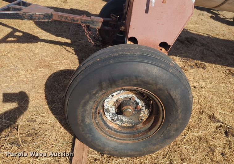 image for item NZ9312 (2) NH3 tank trailers