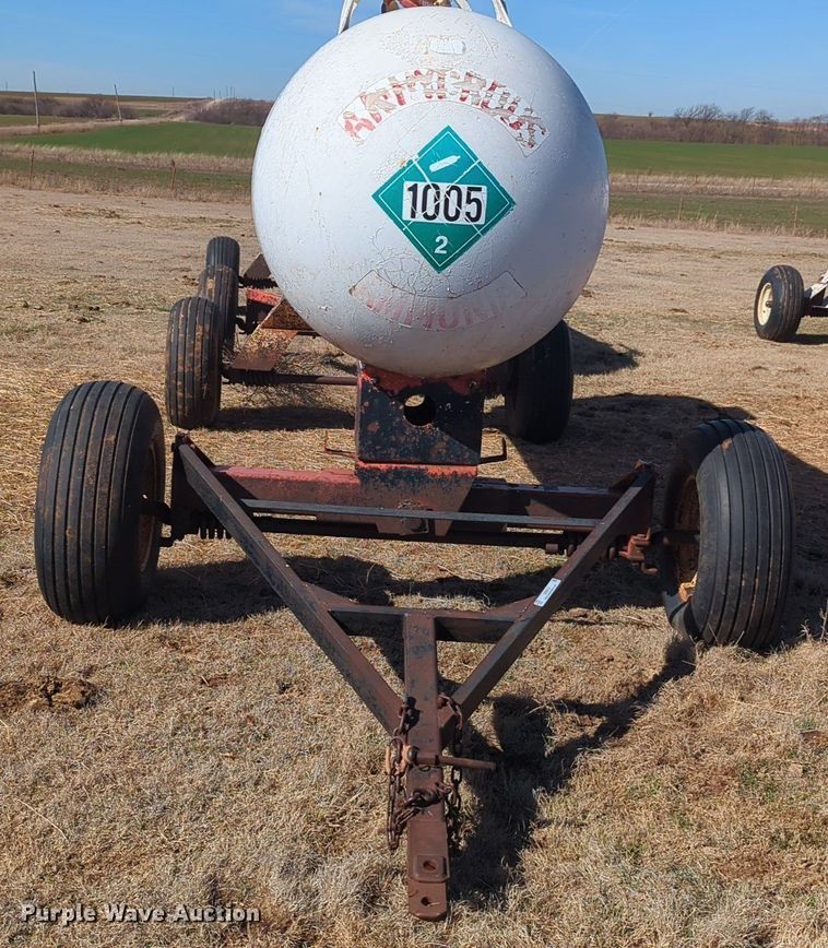 image for item NZ9313 (2) NH3 tank trailers