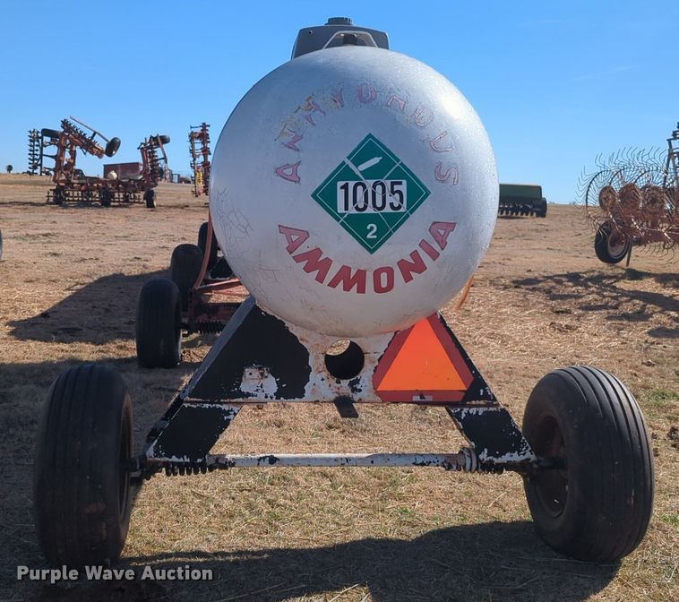 image for item NZ9313 (2) NH3 tank trailers