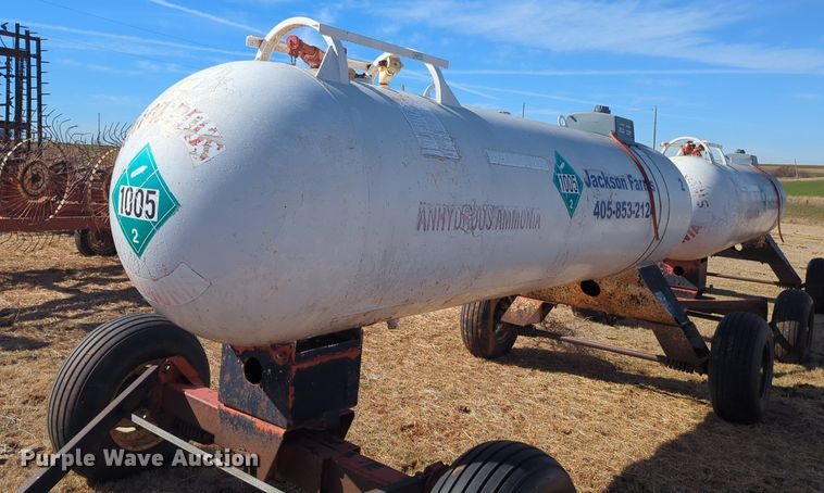 image for item NZ9313 (2) NH3 tank trailers