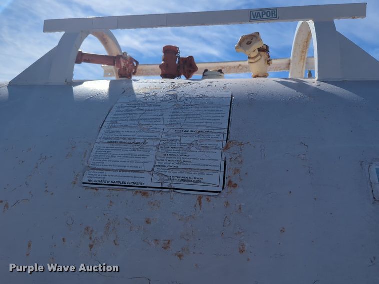 image for item NZ9313 (2) NH3 tank trailers