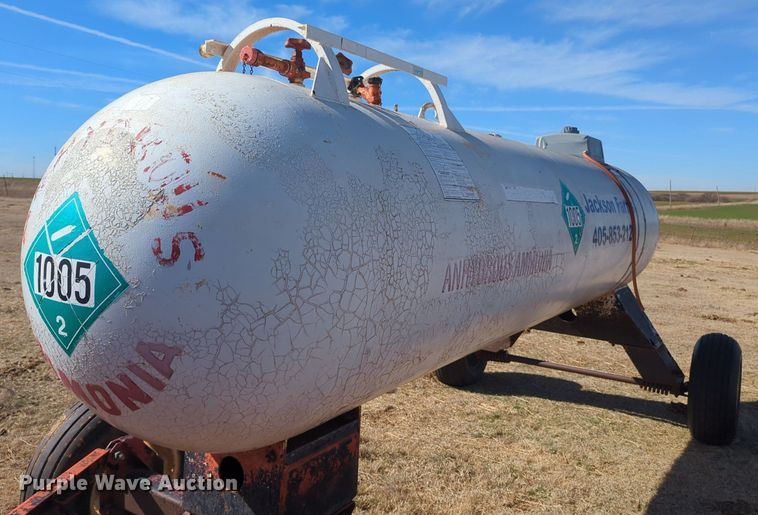 image for item NZ9313 (2) NH3 tank trailers