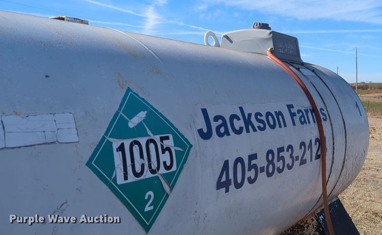 image for item NZ9313 (2) NH3 tank trailers