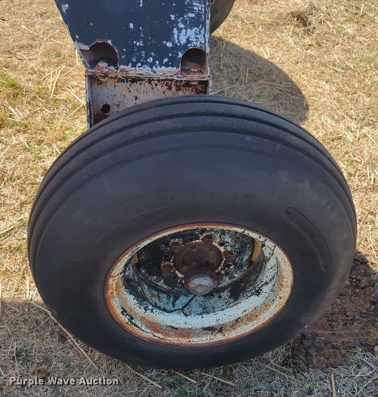 image for item NZ9313 (2) NH3 tank trailers