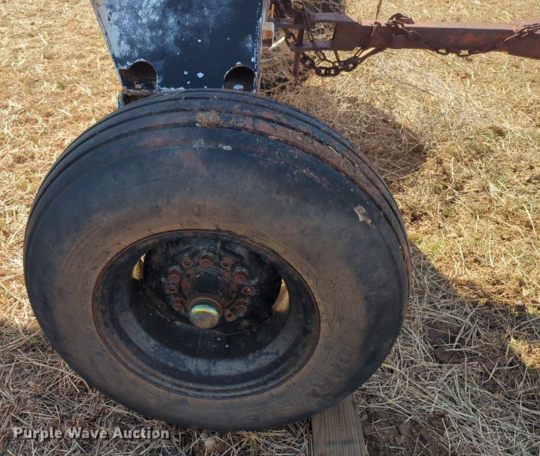 image for item NZ9313 (2) NH3 tank trailers