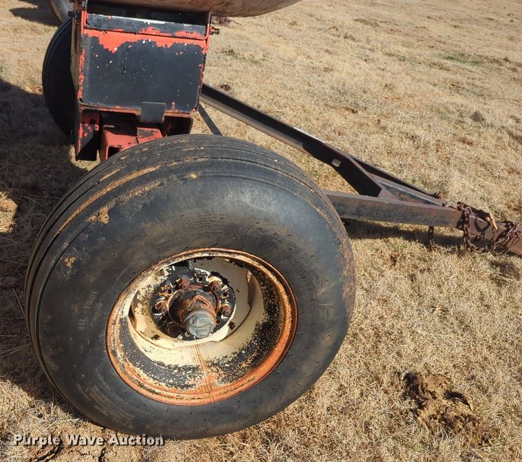 image for item NZ9313 (2) NH3 tank trailers