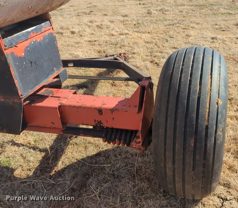 image for item NZ9313 (2) NH3 tank trailers