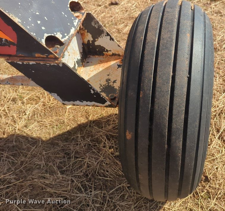 image for item NZ9313 (2) NH3 tank trailers