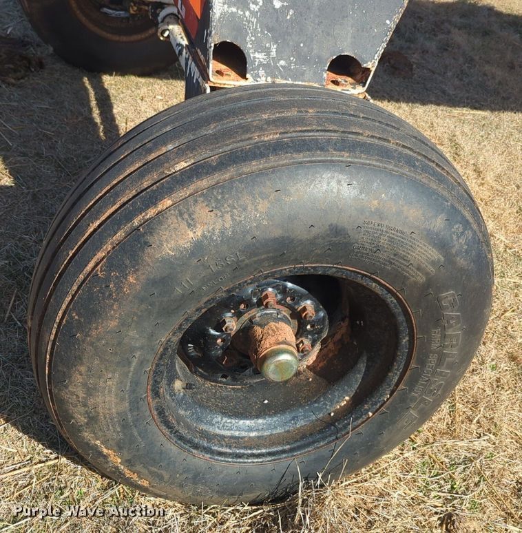 image for item NZ9313 (2) NH3 tank trailers