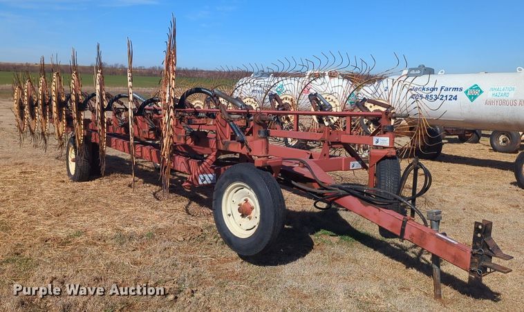 image for item NZ9314 Hesston  3991 hay rake